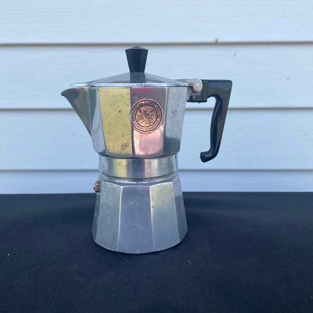 Medaglia d'Oro Vintage Italian Aluminum Stovetop Espresso Moka Pot Silver Small